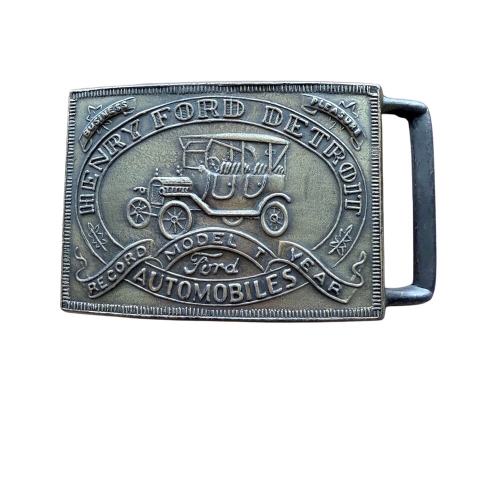 vintage henry ford model T automobile belt buckle old cars classic detroit metal